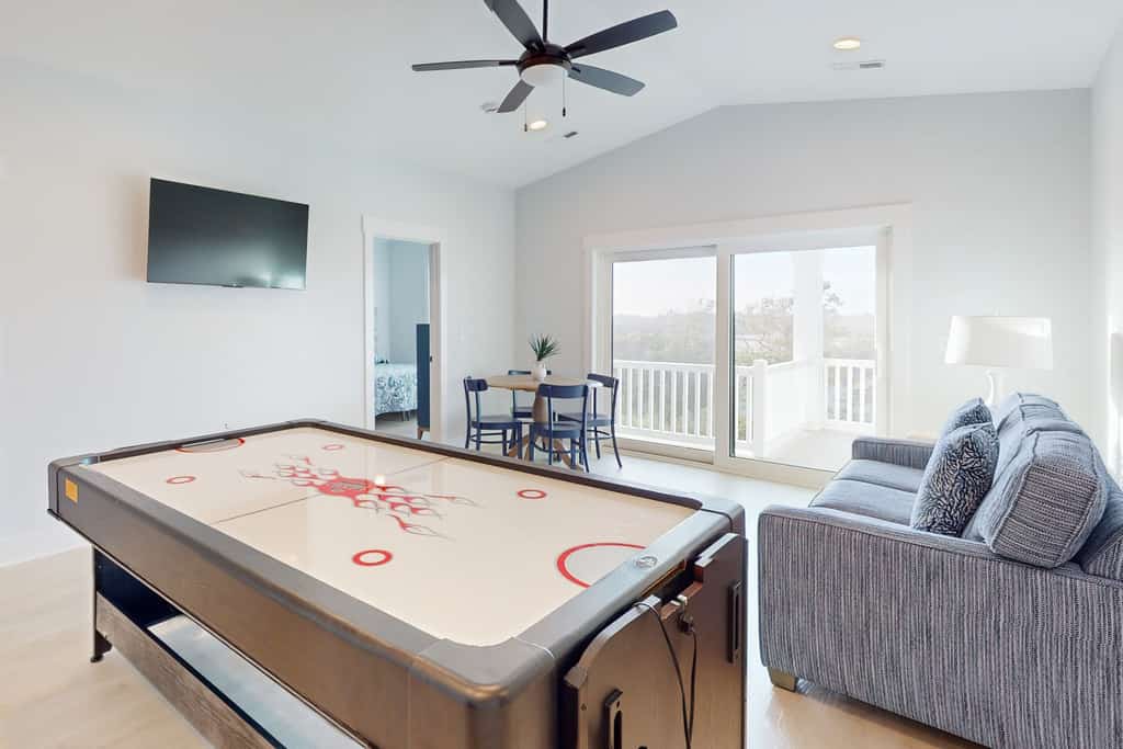 Take Me A-Wave: Water-view, pool, foosball, grill, & two W/Ds