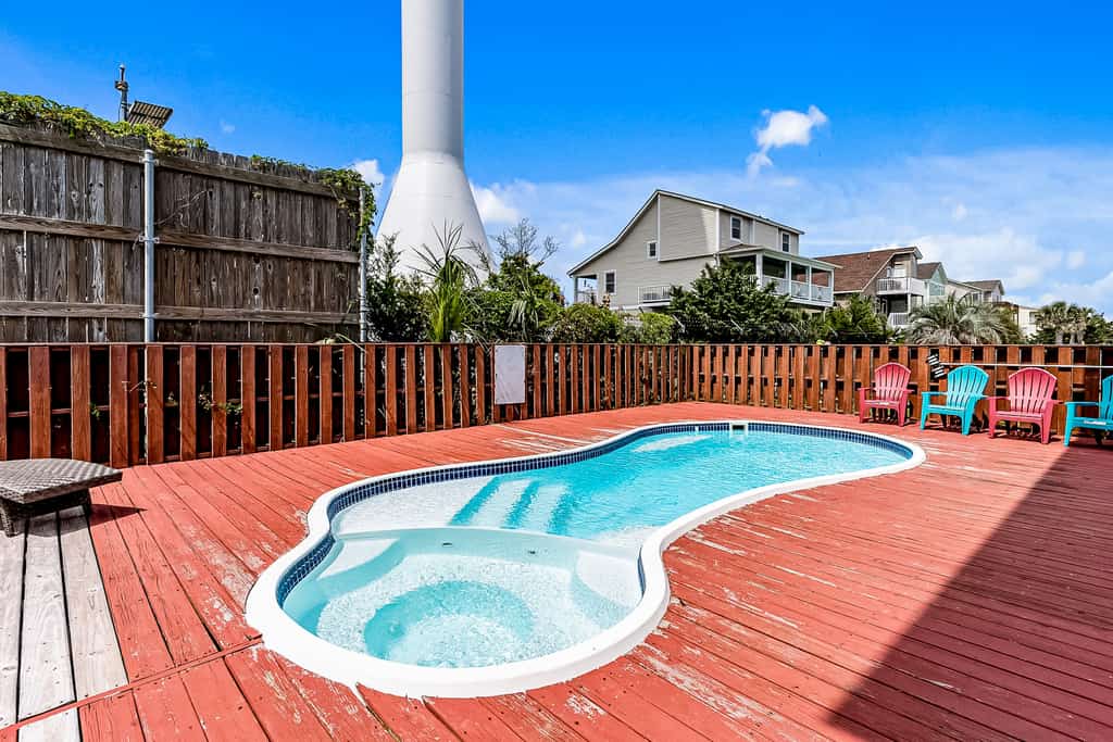 Escape to Ocean Isle: Minutes from the beach!