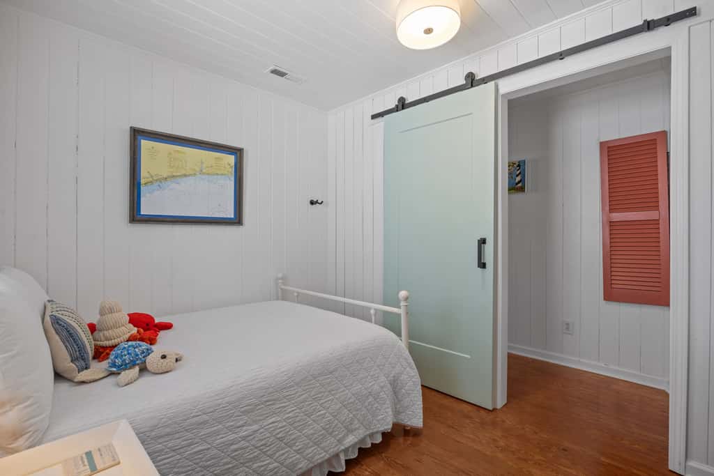 OIB86 The Beach House