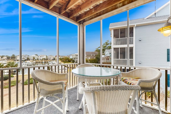 Mystic Marina A&B: Spacious condo with marina & Intercoastal views, screened-in balconies, W/D & AC