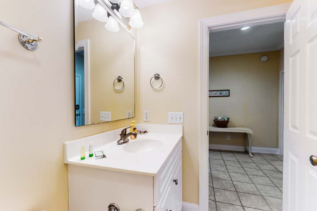 STJ16 Mystic Marina, Unit 204