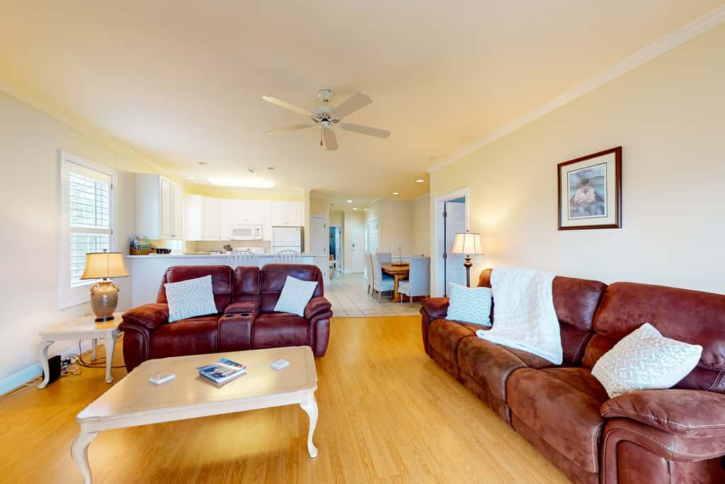 STJ16B Mystic Marina, 204B