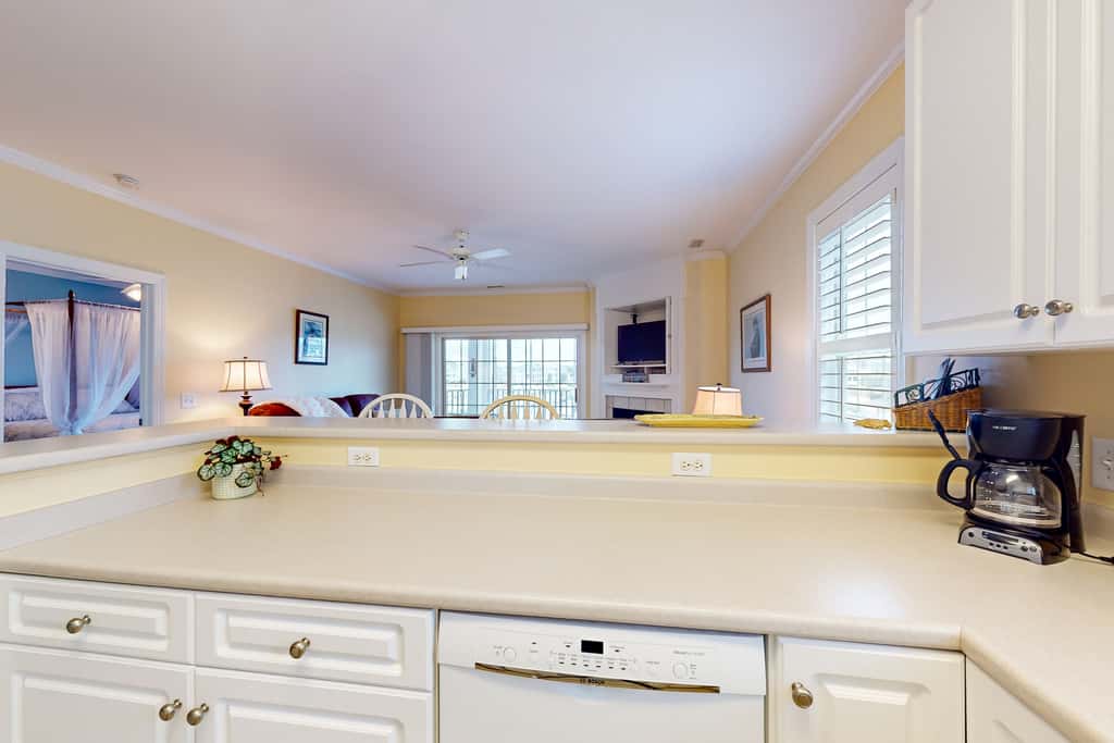 STJ16B Mystic Marina, 204B