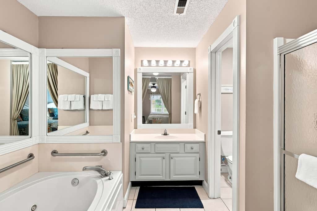 SB05 Blue Heron Hideaway