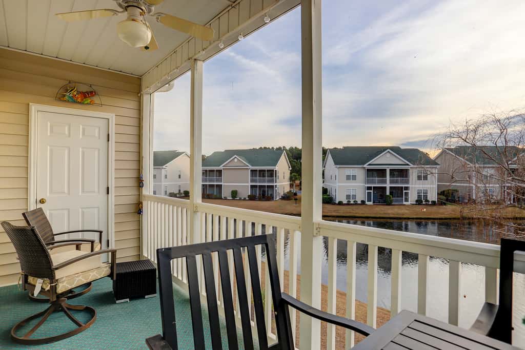SB28 Coral Hideaway