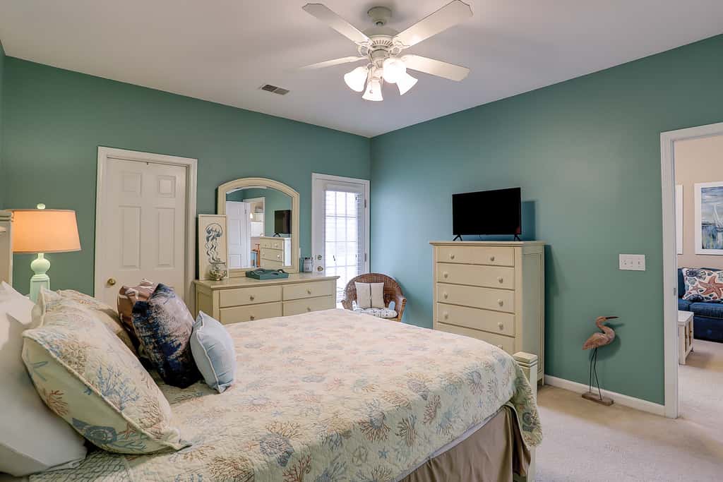 SB28 Coral Hideaway