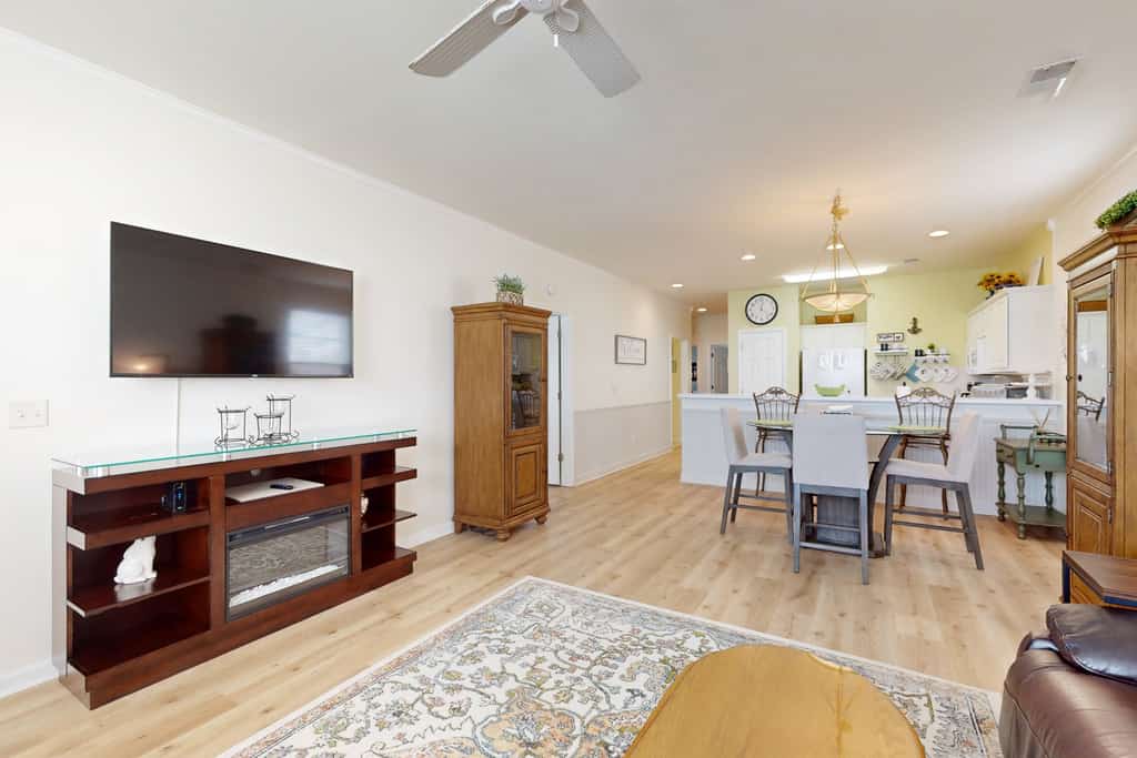 Meet Me In Sunset: Dog-friendly water view condo with AC & access to pools, tennis, & hot tub