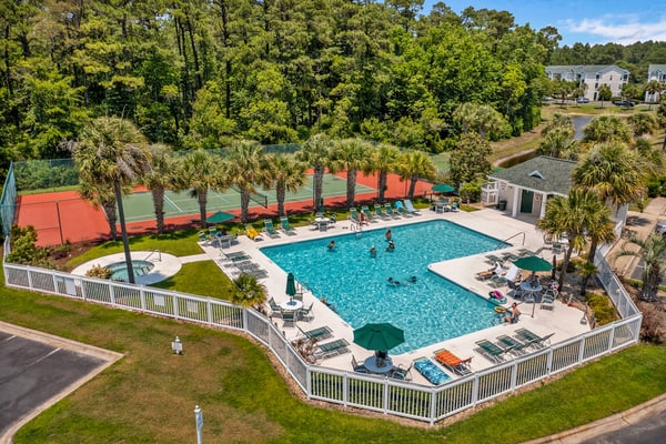 Chasing Sunsets: Waterfront condo with pool, tennis, bikes & lagoon/golf views - near the beach