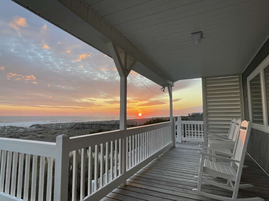 Barefeet Retreat: Oceanfront home with a Private Beach Access and Spacious Covered Porches