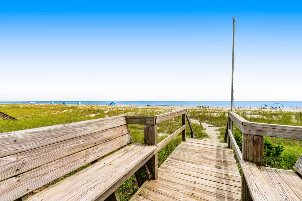Beachfront Home with Free WiFi, Washer/Dryer, AC, & Deck - Dogs Welcome