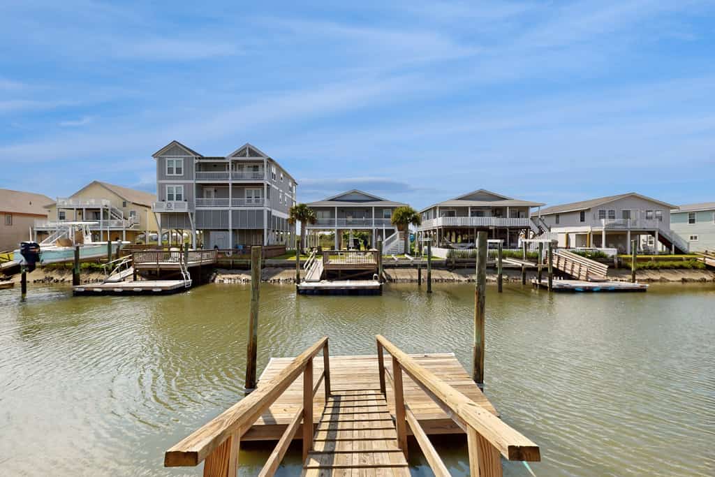 Waterfront home with floating dock on canal, fish station - walk to beach