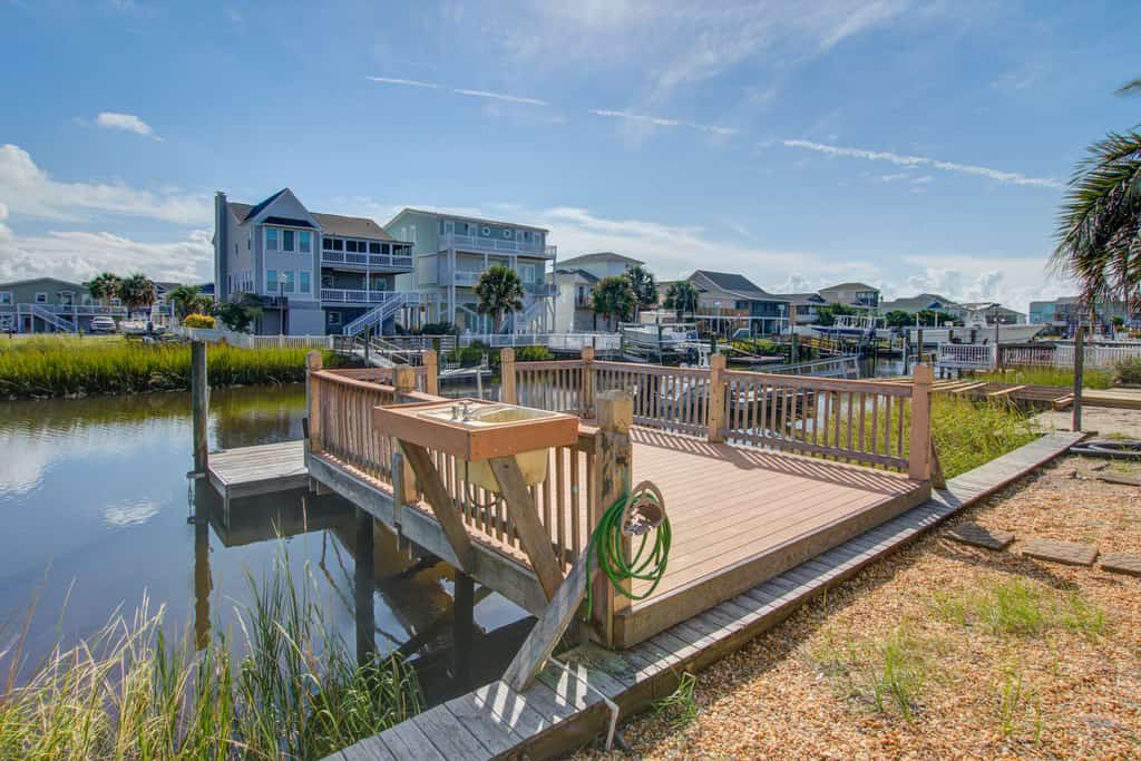 Canal-Front Home & Porch - Floating Boat Dock, Central AC, Outdoor Shower, WiFi