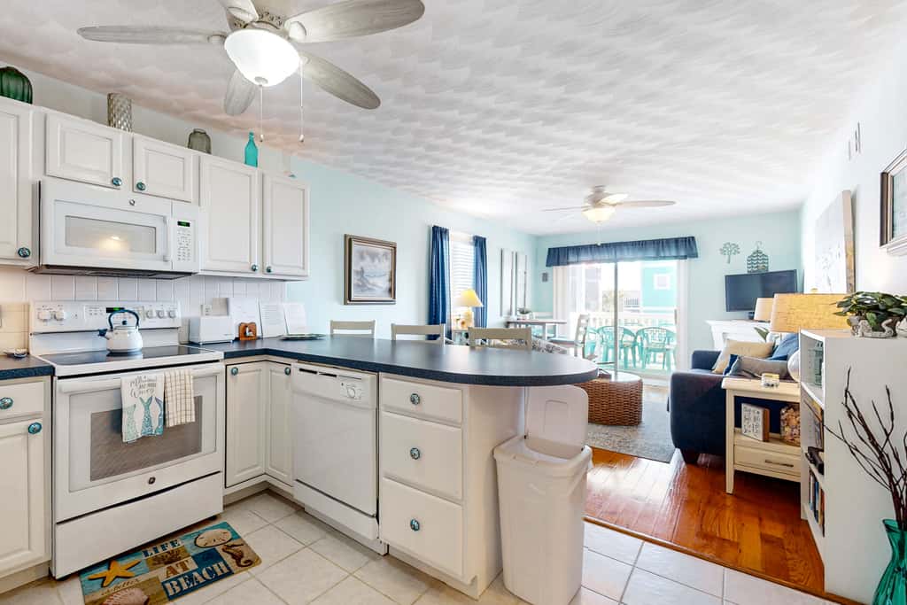 HB272 Sunshine Ally - Captain's  Villa 9-C