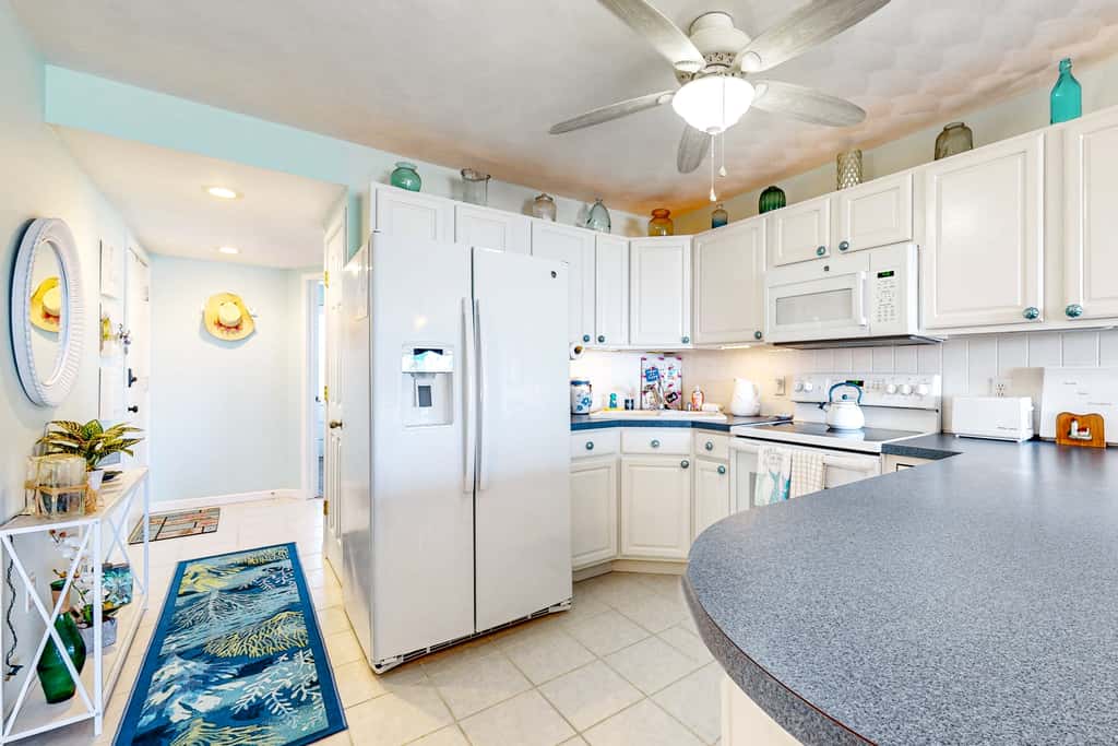 HB272 Sunshine Ally - Captain's  Villa 9-C