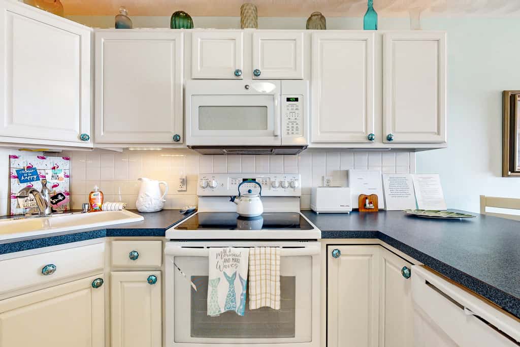 HB272 Sunshine Ally - Captain's  Villa 9-C