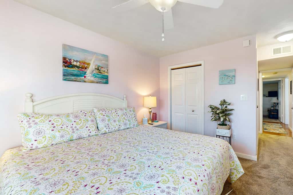 HB272 Sunshine Ally - Captain's  Villa 9-C