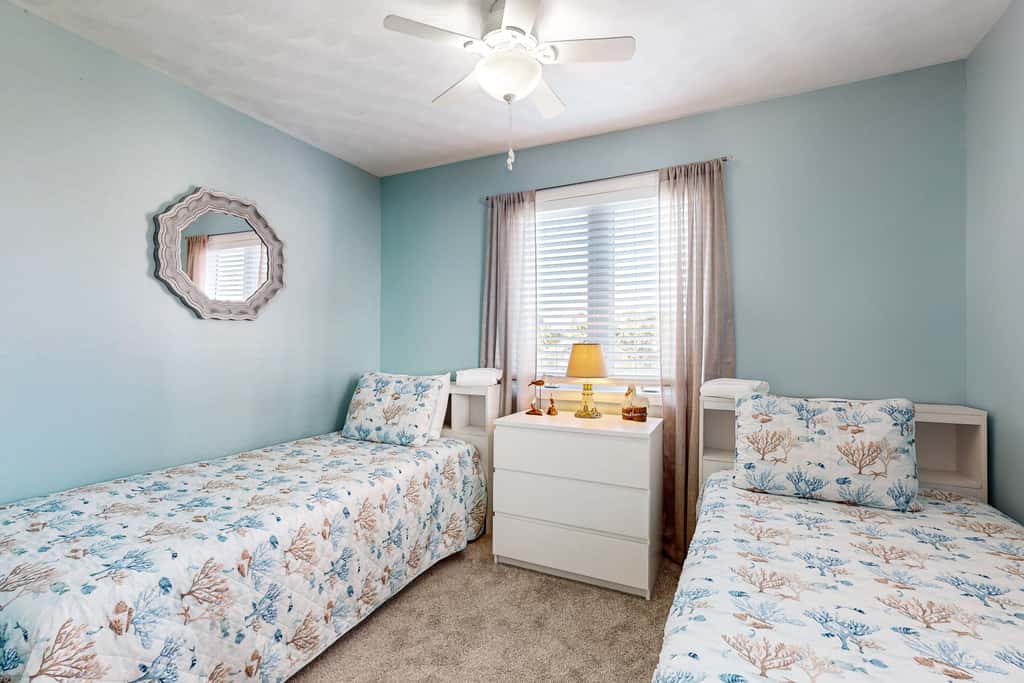 HB272 Sunshine Ally - Captain's  Villa 9-C
