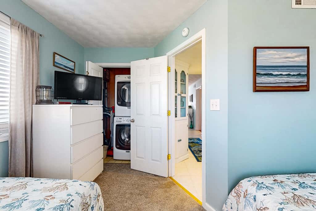 HB272 Sunshine Ally - Captain's  Villa 9-C