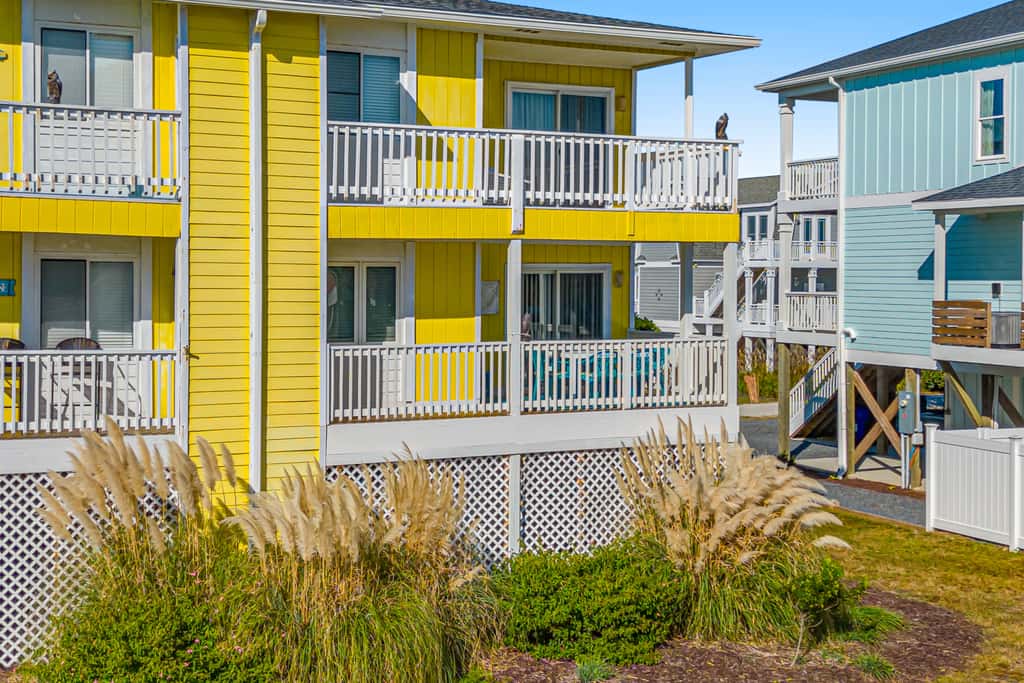 HB272 Sunshine Ally - Captain's  Villa 9-C