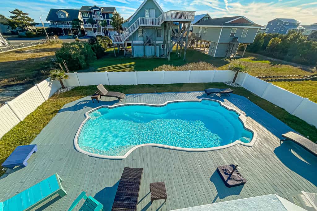 Blessed Waves: Coastal home with private pool and close to local attractions