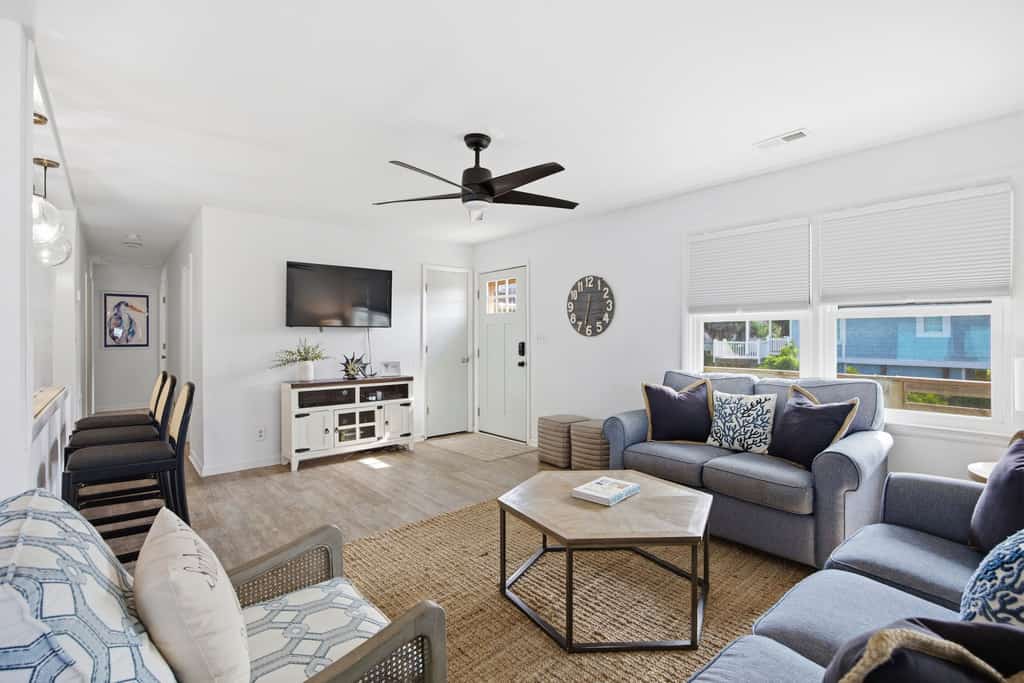 Southern Marsh: Stunning marsh view home with fire-pit and close to beach access