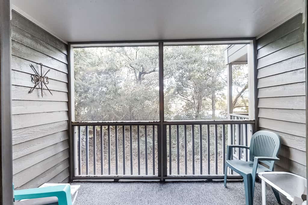 First-Floor Condo in Soundside Complex with WiFi, W/D & Shared Pools/Gym/Tennis