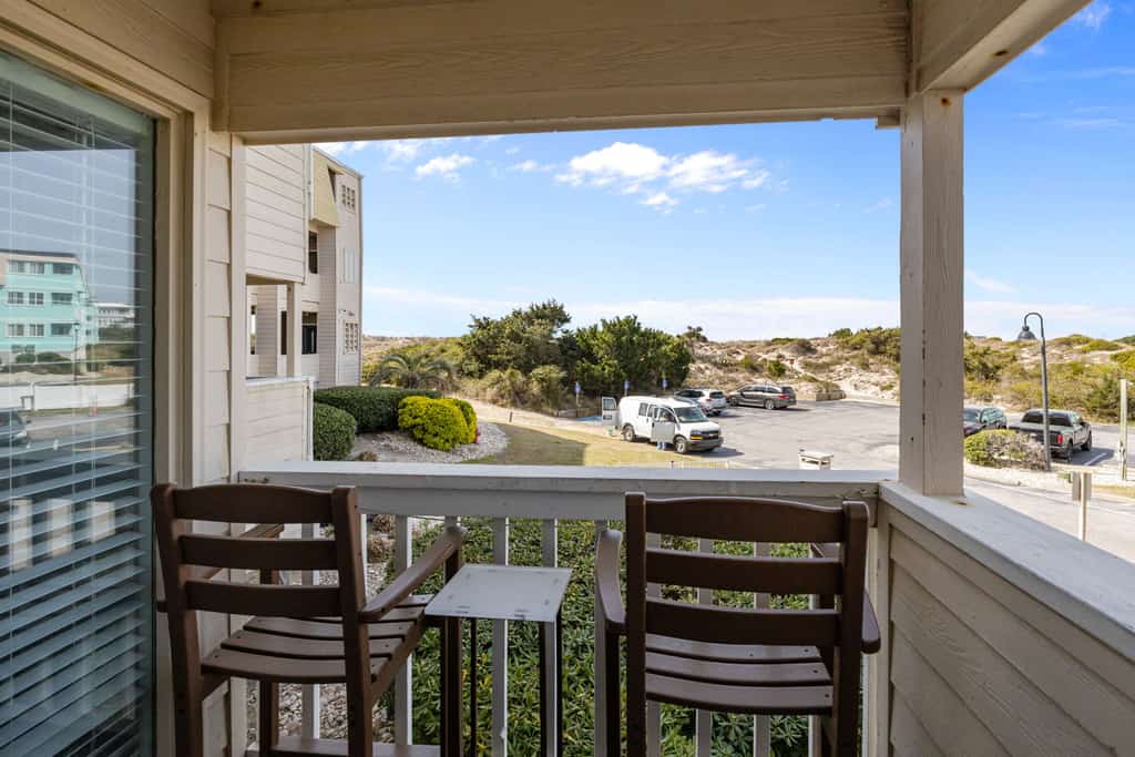 First-Floor Condo Steps from the Beach with Shared Pools, Hot Tub, Game Room