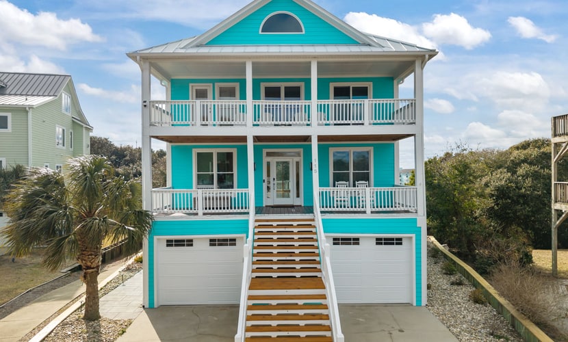 Sound view home with large deck and close proximity to the beach