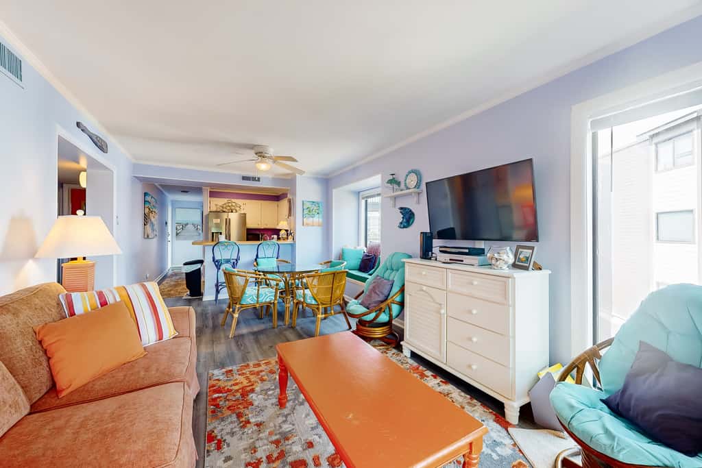 ABIBS49 Island Beach & Racquet Club H211