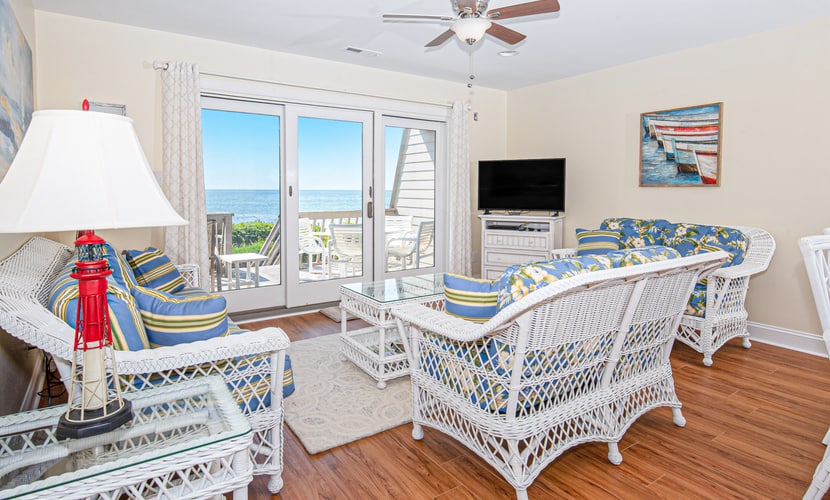 Multi-Level, Oceanfront Condo in Pine Knoll Shores w/Free WiFi, Shared Pool
