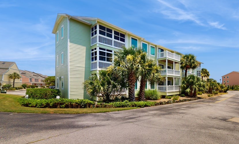 Perfect Beach Getaway With Ocean Views, Balcony, and community amenities
