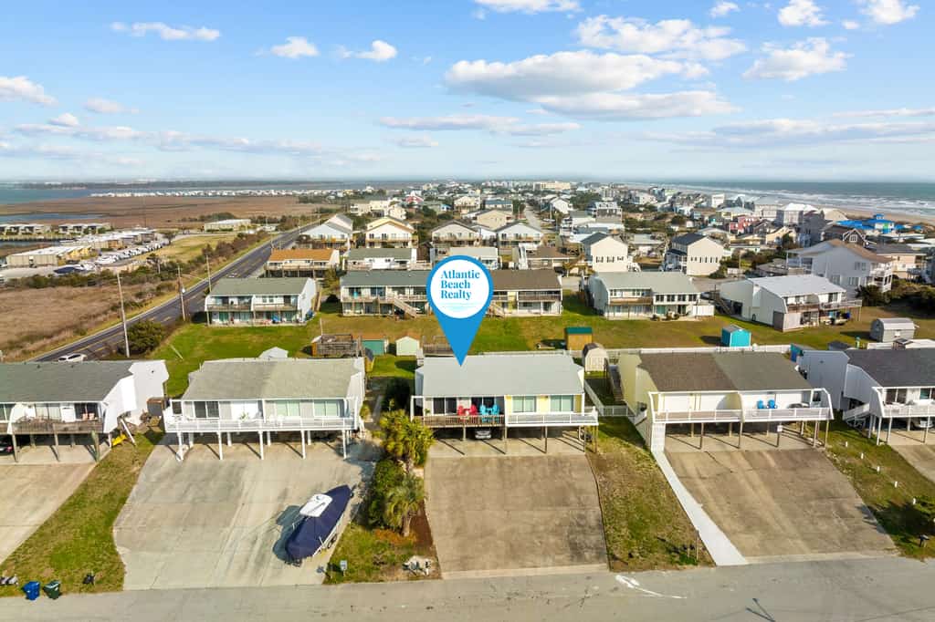 The Crows Nest: Dog-friendly townhouse,ocean view, beach access