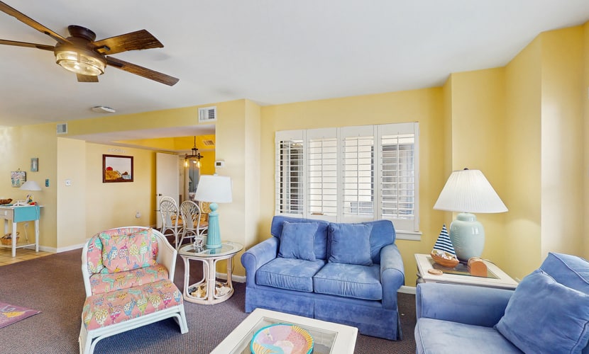 Oceanview condo with 4 pools & 2 hot tubs - steps to the beach