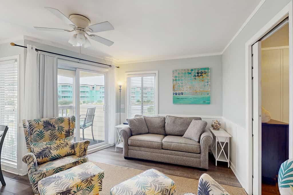 First-Floor Condo with Balcony, WiFi & Shared Hot Tub, Pools, Tennis, Putt-Putt