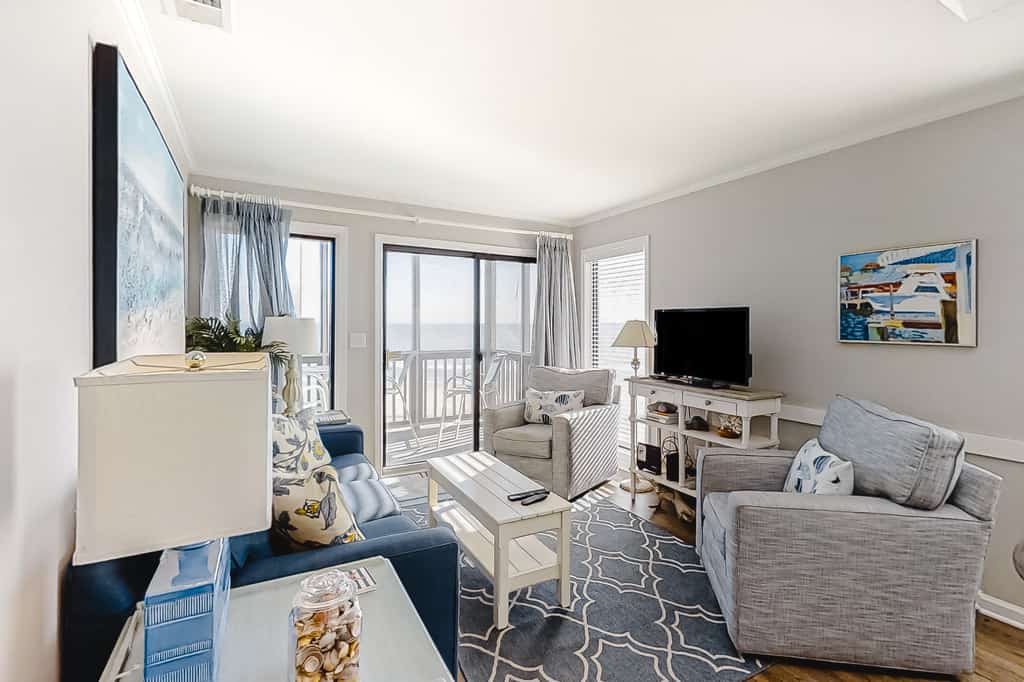 Oceanfront Third Floor Condo w/Panoramic Views, Balcony, & Shared Pool