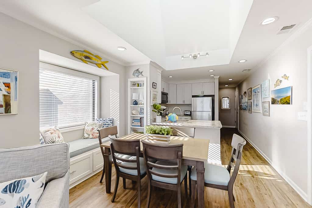Oceanfront Third Floor Condo w/Panoramic Views, Balcony, & Shared Pool