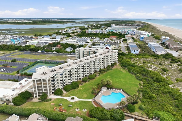 Oceanfront, First-Floor Condo with Balcony, Ocean View & Shared Pools/Tennis