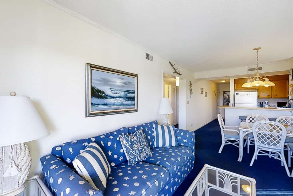 2nd-Floor Condo with Great View of Tennis Courts & Pool & Shared Pools