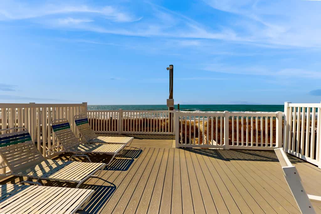 Charming beach condo with seasonal pool & washer/dryer - steps from the ocean