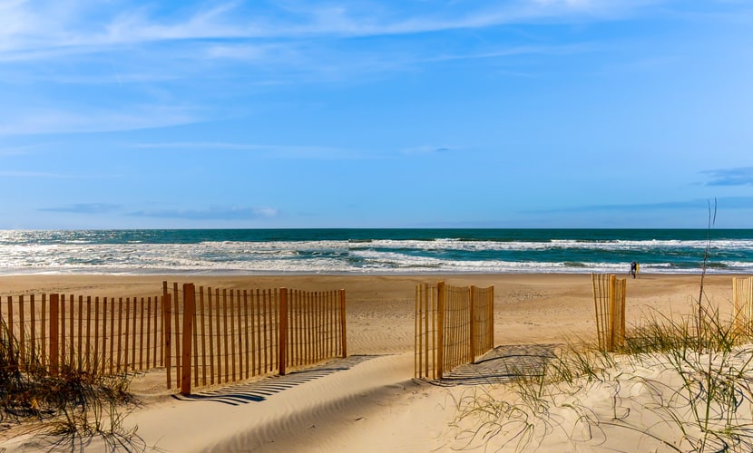 Charming beach condo with seasonal pool & washer/dryer - steps from the ocean