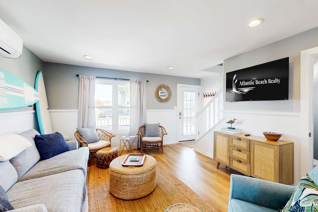 Bogue Banks Beauty: Adorable Side-by-side homes