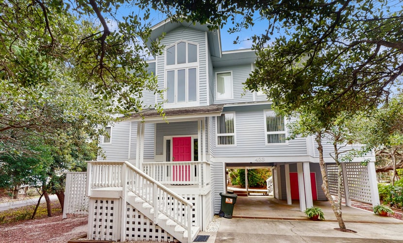 Beautiful ocean front home with direct beach access and outdoor shower