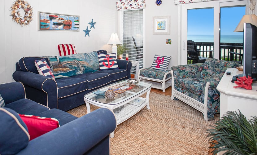Beautifully Remodeled, Oceanfront, 3rd-Floor Condo with Balcony & Shared Pools