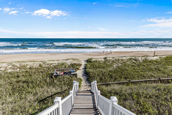 Condo in Oceanfront Complex with seasonal community pool.