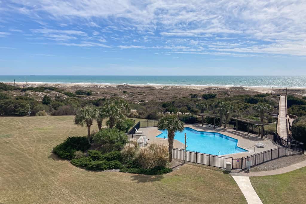 Stunning Ocean Front Condo with Shared Amenities | Pool, Tennis, and Gym