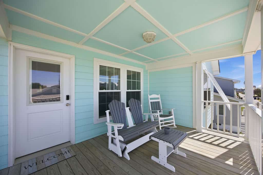 At the Beach: Third-row cottage with Views