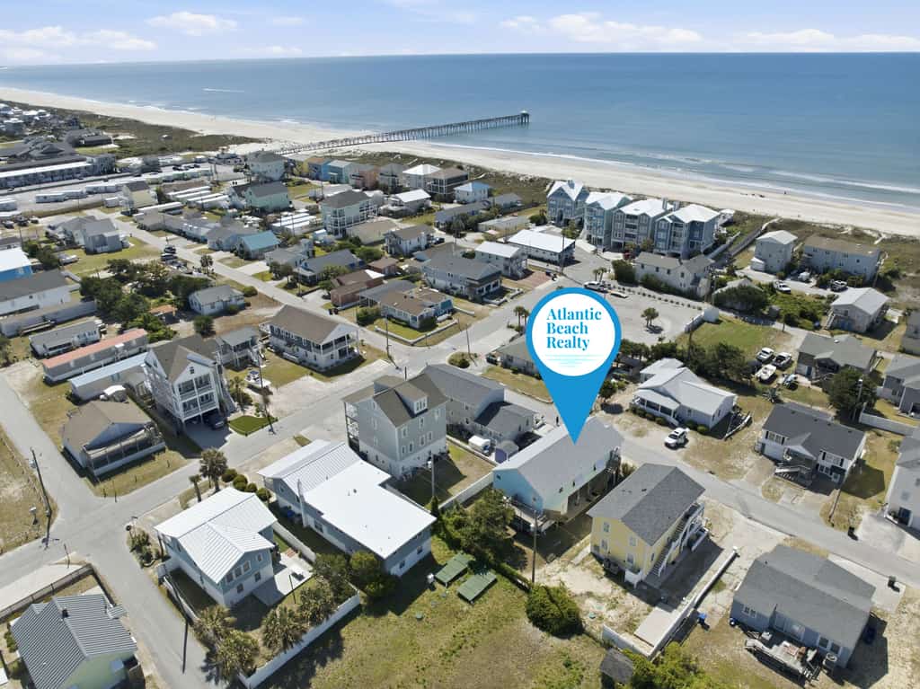 At the Beach: Third-row cottage with Views