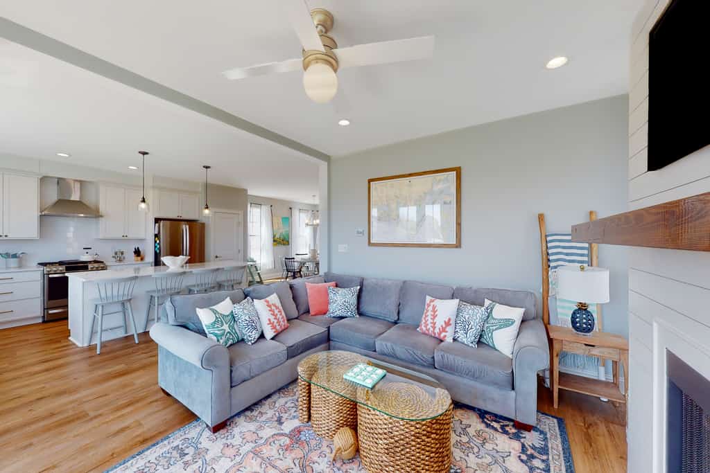Sandy Step: Dog-friendly, close to beach with patio & fireplace