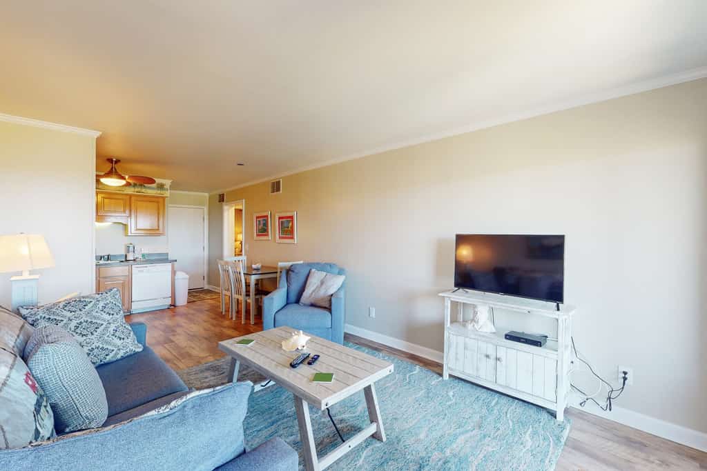 Oceanview condo with outdoor pool and private beach access