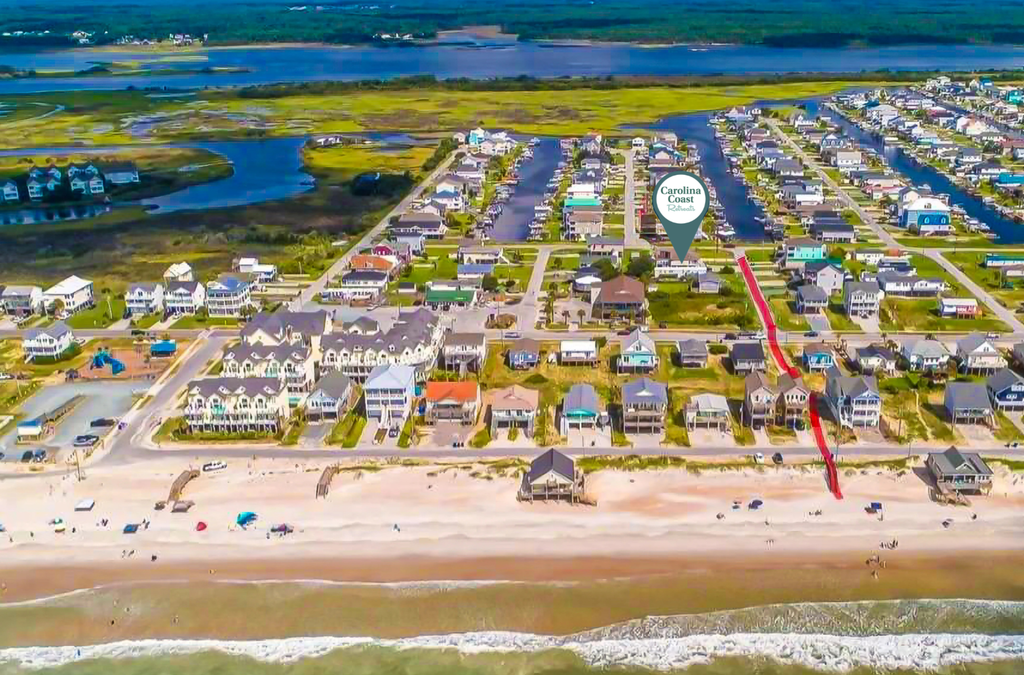 Cozy Surf City Cottage just a short walk to the beach - bring your dogs too!